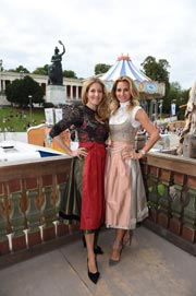 Verena Krist mit Sandra Abt 186. Oktoberfest - Alpenherz im Käferzelt am 24.09.2019 Foto: BrauerPhotos / J.Reetz